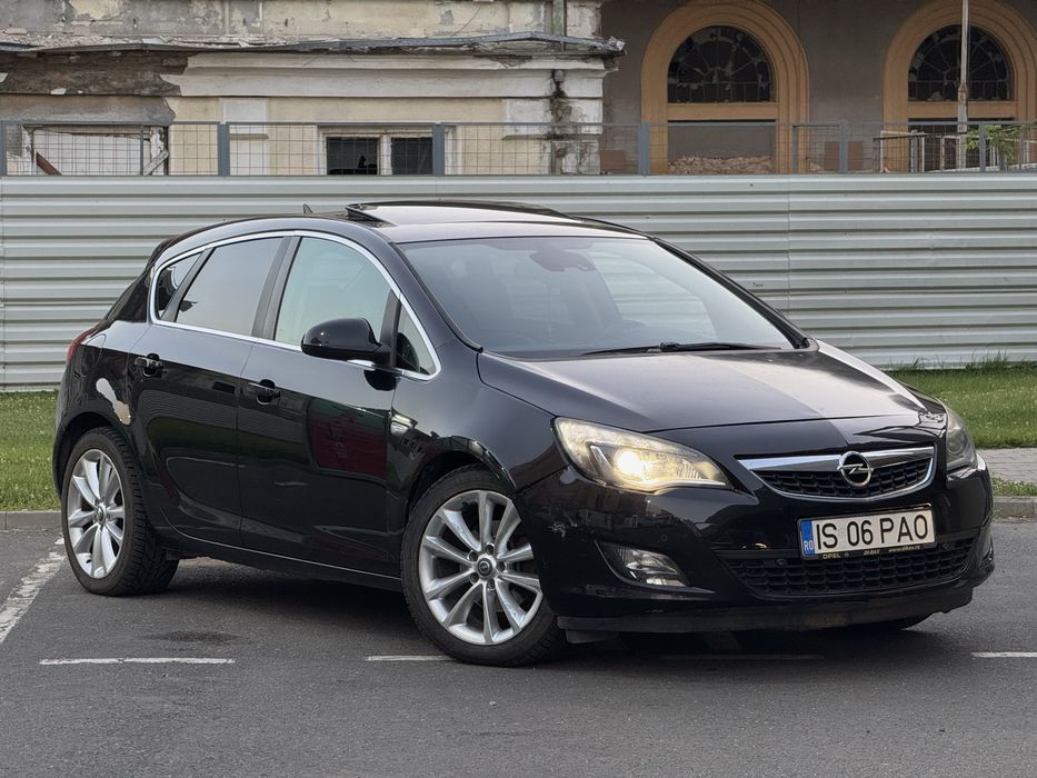 Opel Astra J - 2010// Automata // Trapa •Xenon• Piele• Sonorizare Hi-fi• Navi•Senzori • Cauciucuri NOI