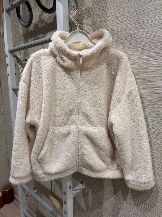 Ветровка, куртка, шубка на девочку