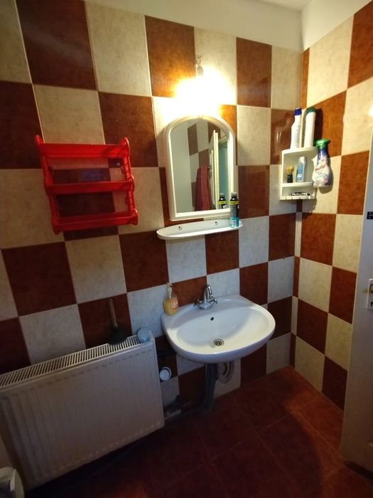 Proprietar, ofer spre închiriere garsoniera la casă în Săcele, jud.Brașov