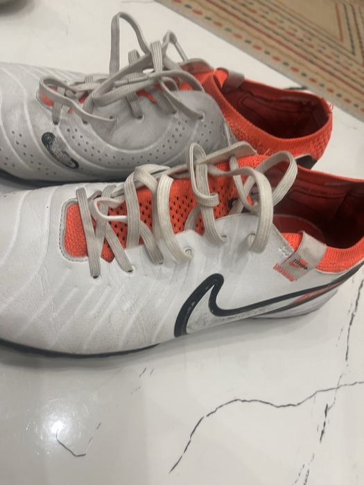 Сороконожки Nike Tempo