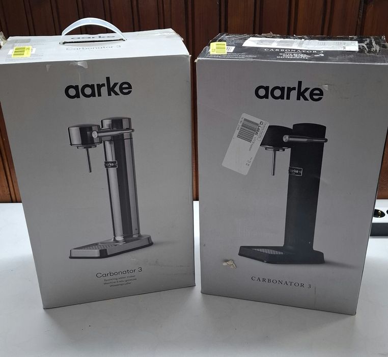 Машина за газирана вода Aarke Carbonator 3,стомана и матово черно.