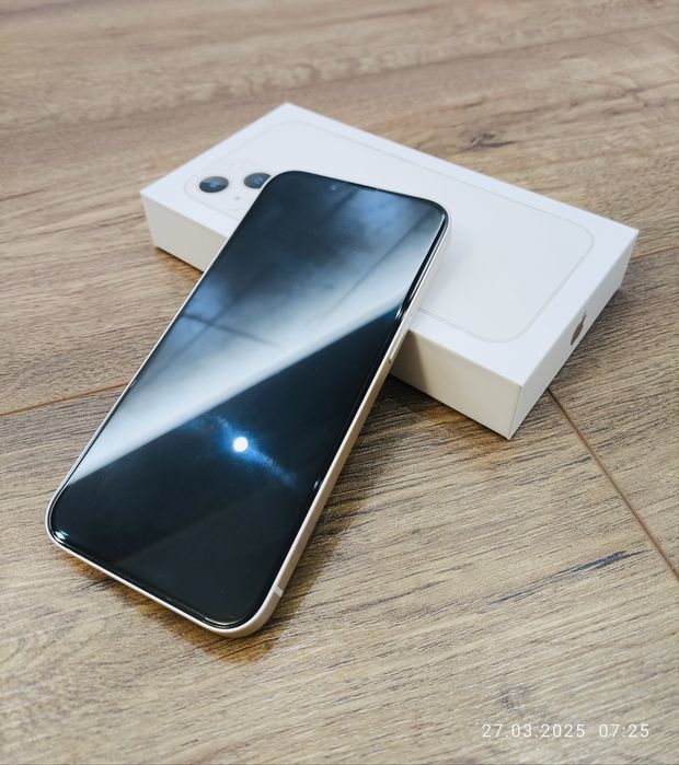 iPhone 13 128 GB бял