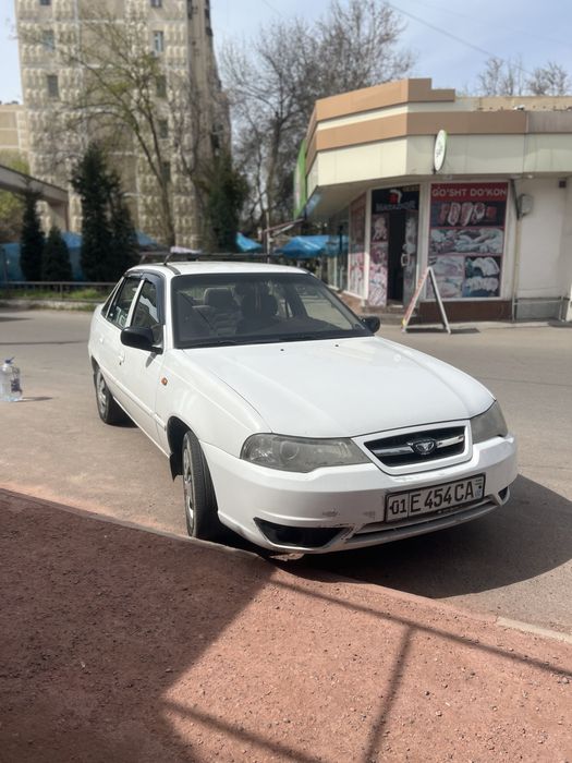 Нексия 2, белый цвет