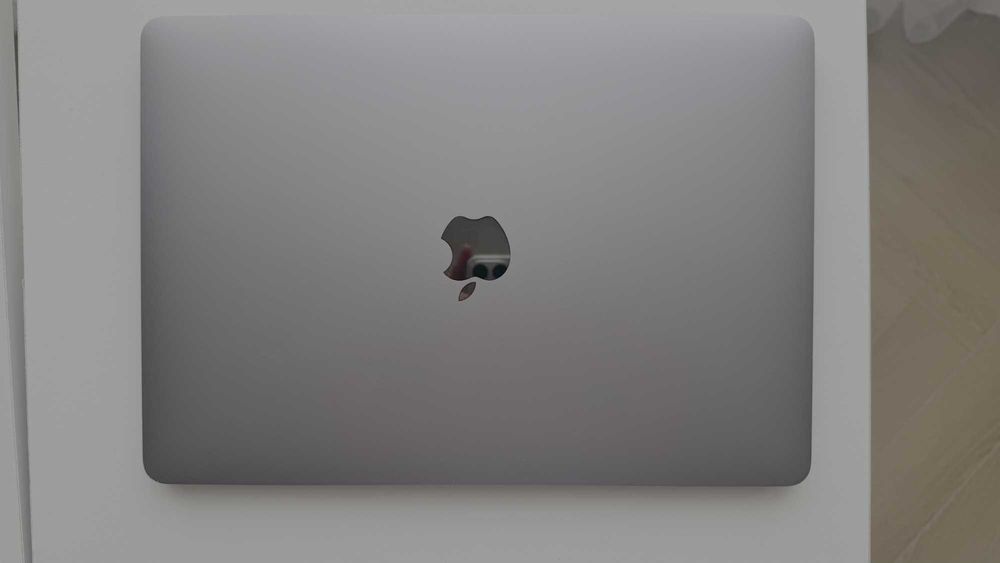 MacBook Pro 13,3″ 2022, Touch Bar, 16/512 ГБ