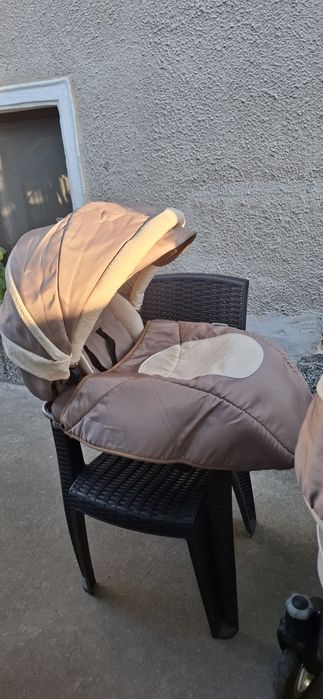 Baby Merc Leo Бебешка количка 2 в 1 Бежова.
 Удобна, стилна и супер маневрена!