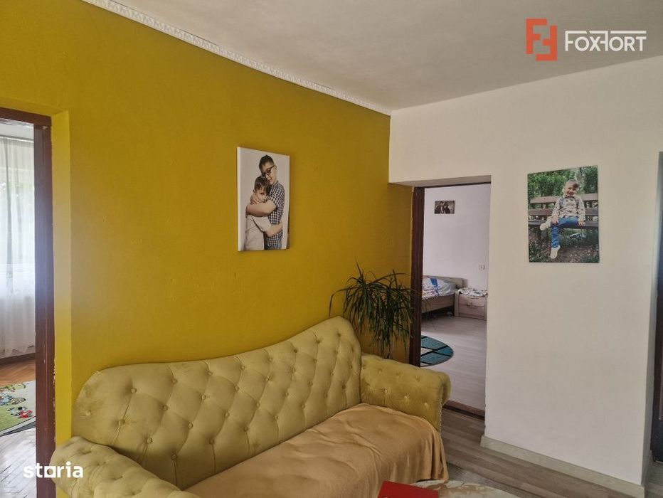 Casa individuala cu 9 camere, in Mosnita Noua, zona centrala