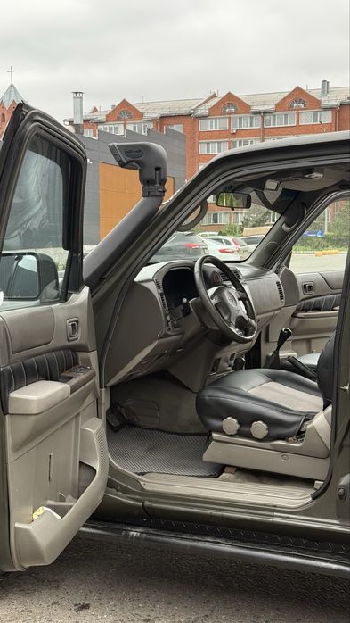 Nissan patrol y61 1998