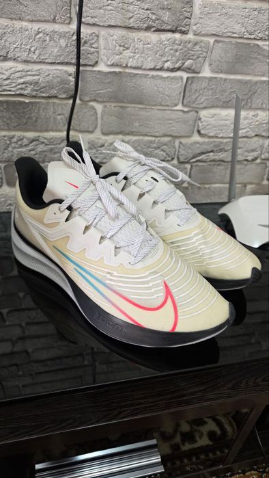 Оригинальные кроссы Nike