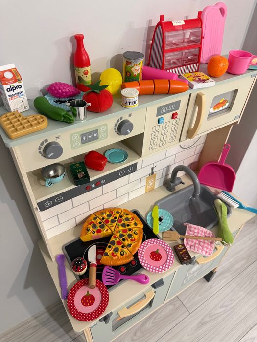 Детска дървена кухня