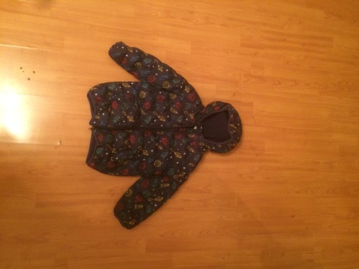 продам куртки на мальчика