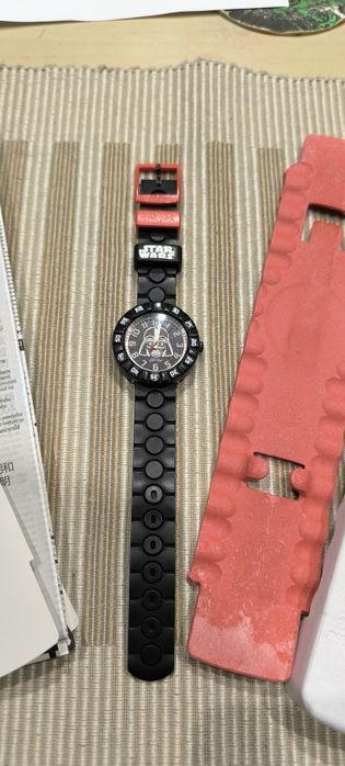 Детски часовник Swatch Flik-Flak Star Wars Darth Vader