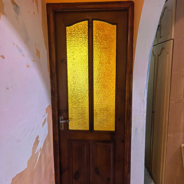 Продам двери б/у за 2000тг каждый