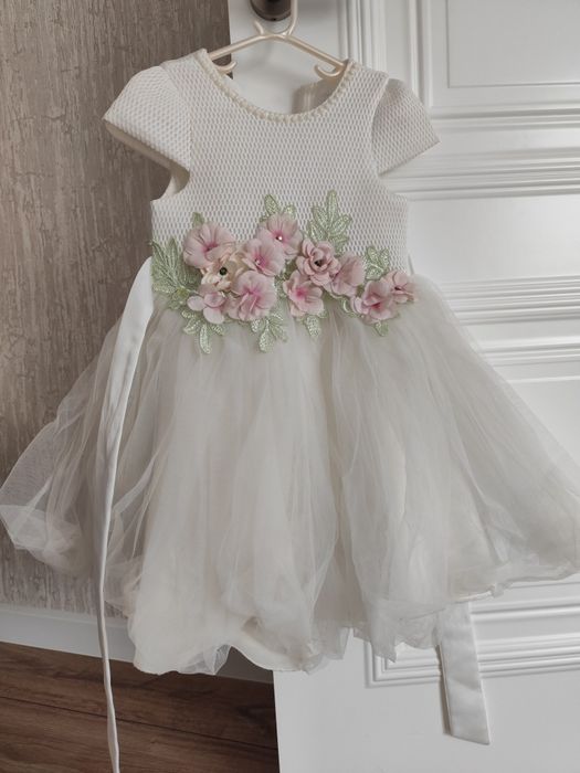 Продам детское нарядное платье на2года