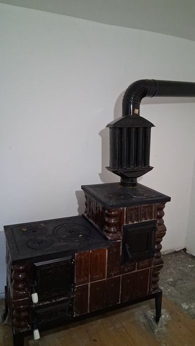 Soba teracota folosita 8 luni are cuptor plita