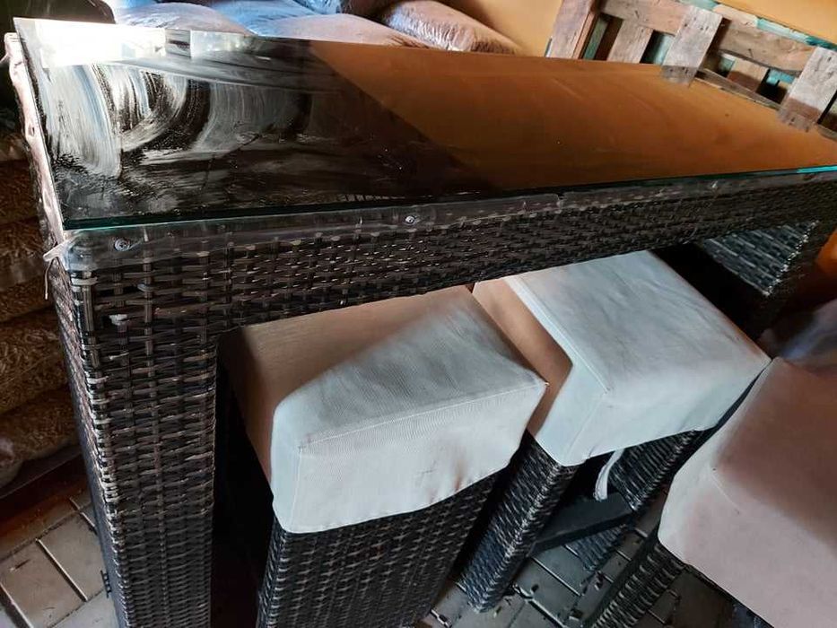 Ратанови бар маси