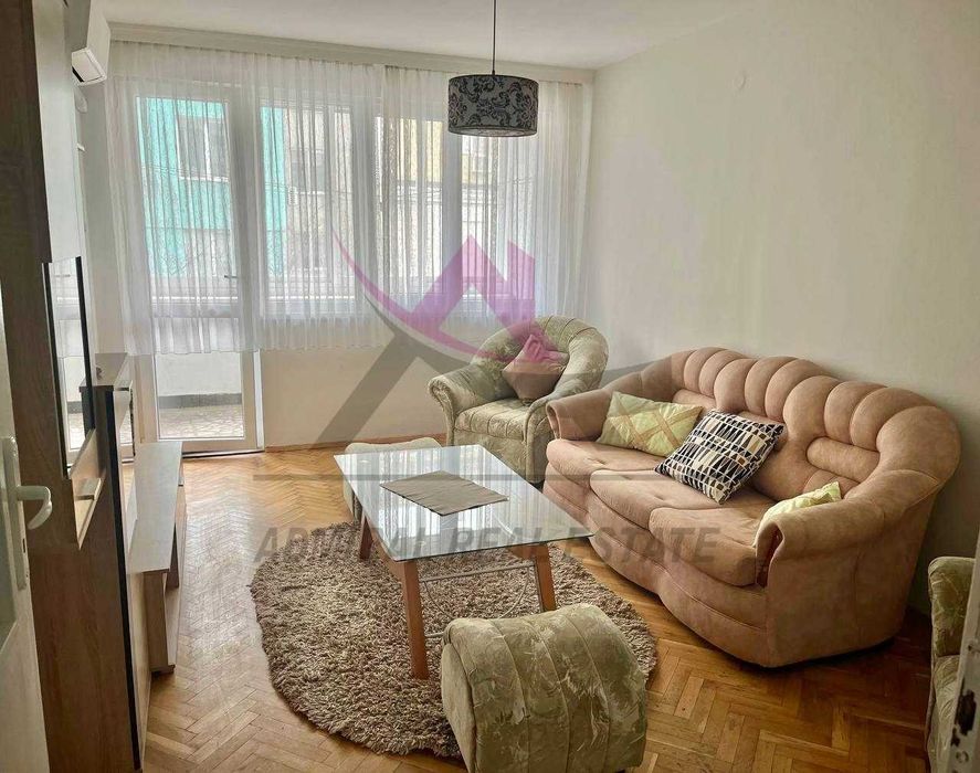 Дава се под наем Тристаен апартамент в Варна, Център - 67 кв.м за 500 € - Снимка #1