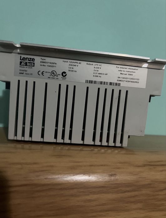 Convertizor de frecvență Lenze smd 0.37kW / 0.5HP – Inverter AC Tech 230V la 3x230V