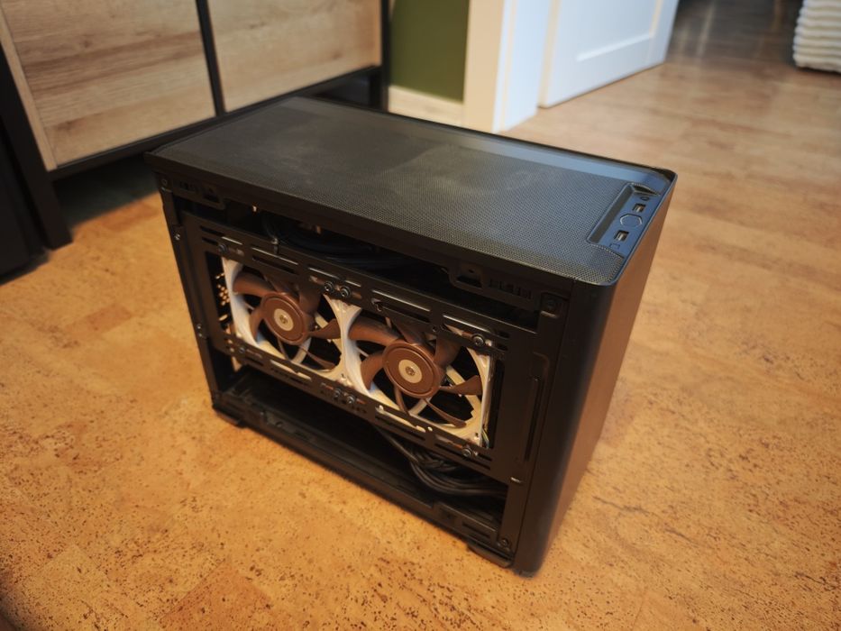 Геймърски компютър (RTX 2080Ti, Ryzen 9, 32GB RAM)