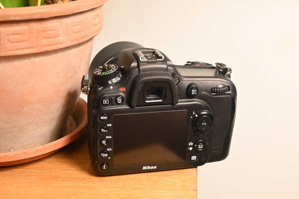 Aparat foto DSLR Nikon D7100 + OBIECTIVE