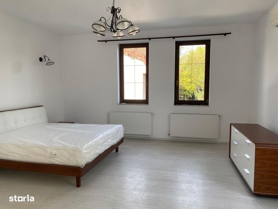 Vila cu 6 camere, finisaje premium, spatii generoase, aproape de Jolie