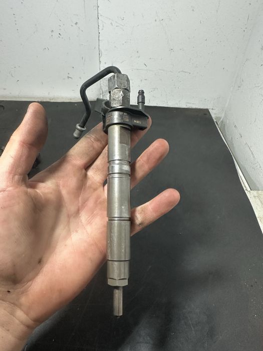 Injector injectoare Mercedes sprinter W906 3.0 CDI V6 Sprinter 318 Cdi