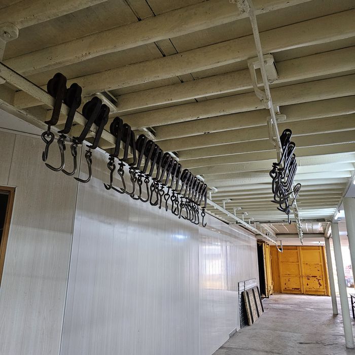 Бойня, промышленный холодильник