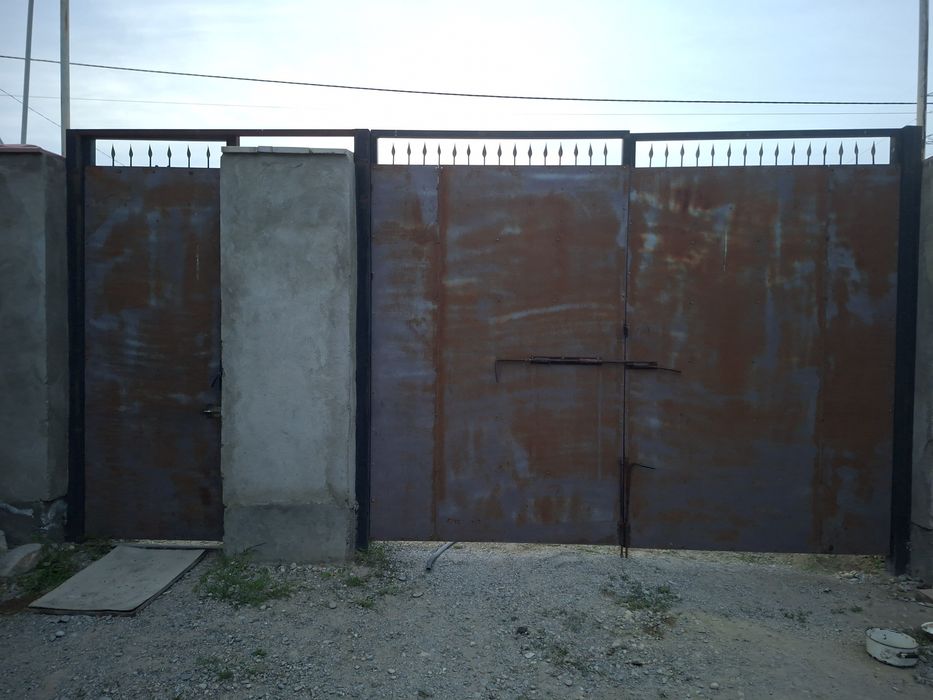 Варота с дверью бу хорошего качества