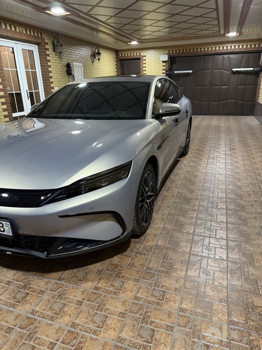 Продаю byd han 635