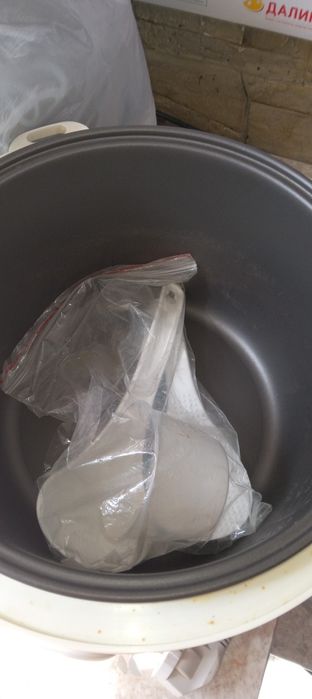 Мультиварка продаётся + ПОДАРОК форма для торта