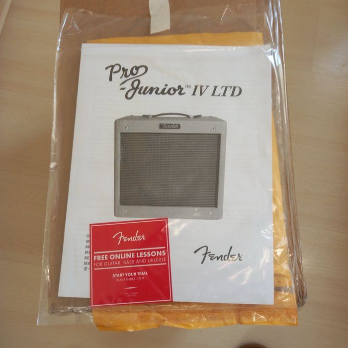 Кубе за китара Fender Pro Junior iv