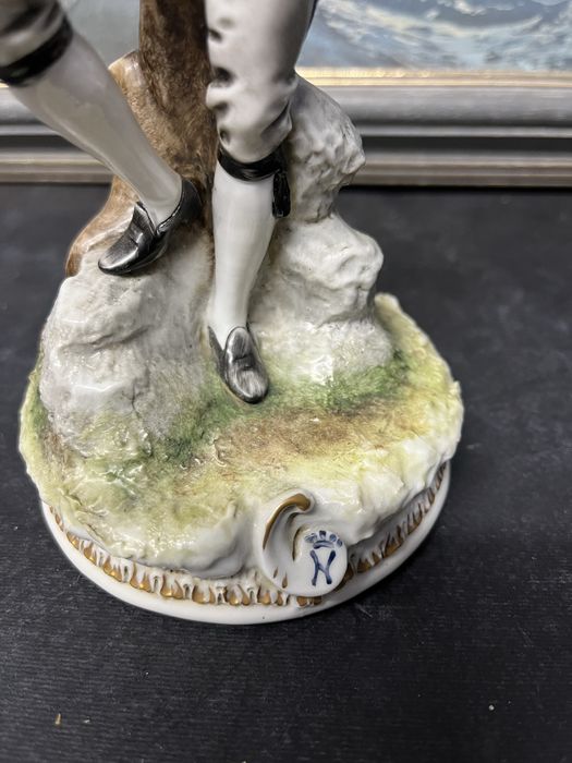 Порцеланова фигура-Момче с китара,Capodimonte,Italiy