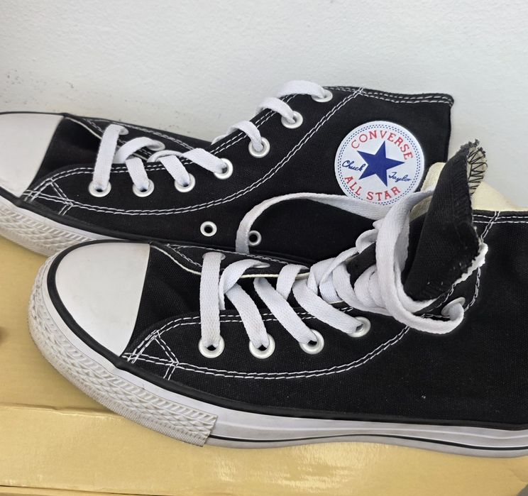 Продаётся кеды новые,