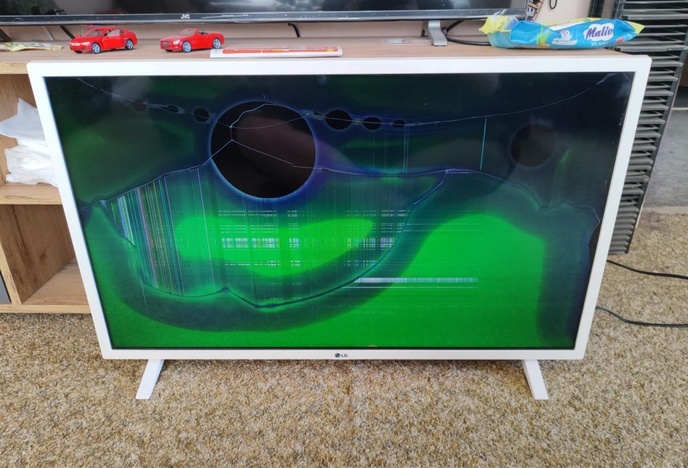 LED Smart LG TV на части 32LM6