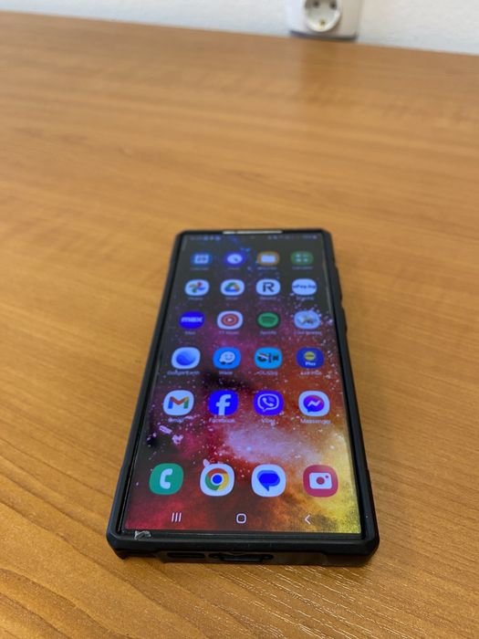 Samsung Galaxy S23 Ultra с аксесоари