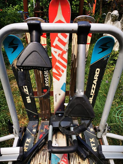 Vand suport 2 sau 4 biciclete Aterra aluminiu pe carlig perfect functi