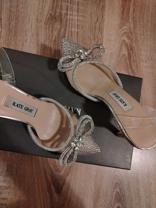 Официални обувки на ток