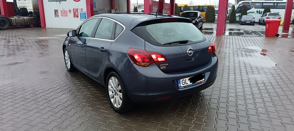 Vând Opel Astra j 1.7 diesel an 2010 euro 5