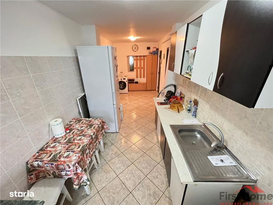 Apartament 2 camere, hol patrat, logie + balcon, zona Razboieni — fotografia 3