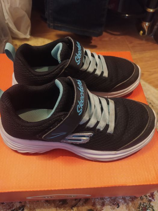 Продам кроссовки детские