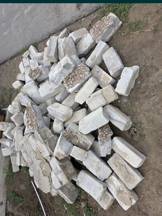 Продам   кирпич.