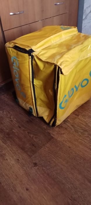 Продам сумку для доставки "Glovo"