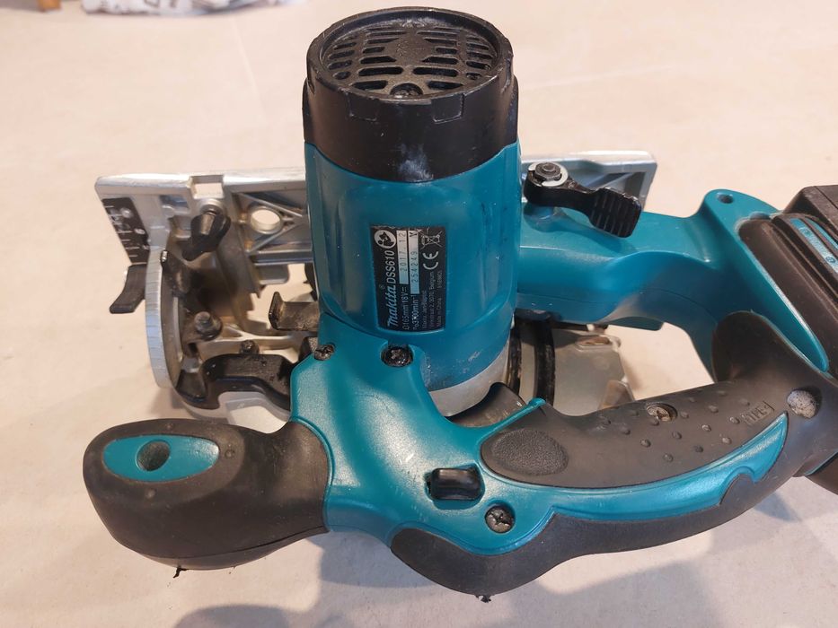 Продавам циркуляр Макита