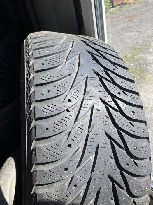 Продам комплект резины R18