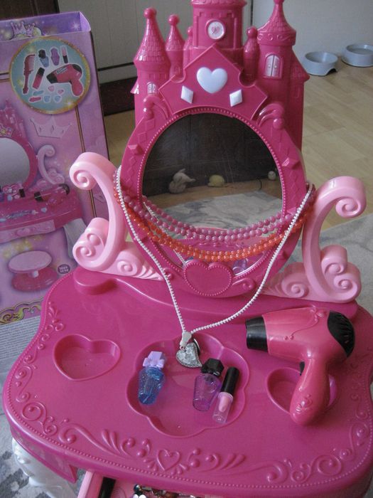 Детска тоалетка със столче