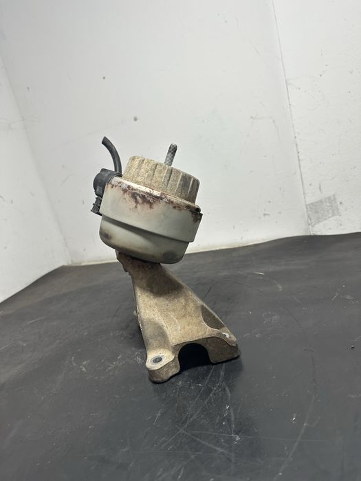 Suport motor dreapta tampon motor Audi A6 C6 3.0 TDI ASB BMK 2.7 TDI