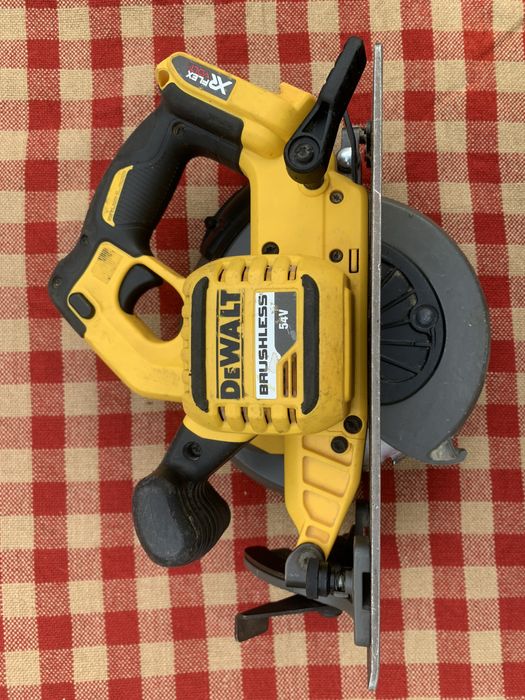 DeWALT DCS 575/54V/безчетков ръчен циркуляр