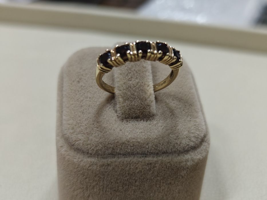 Inel aur 9k 2.45gr cu granate (r)