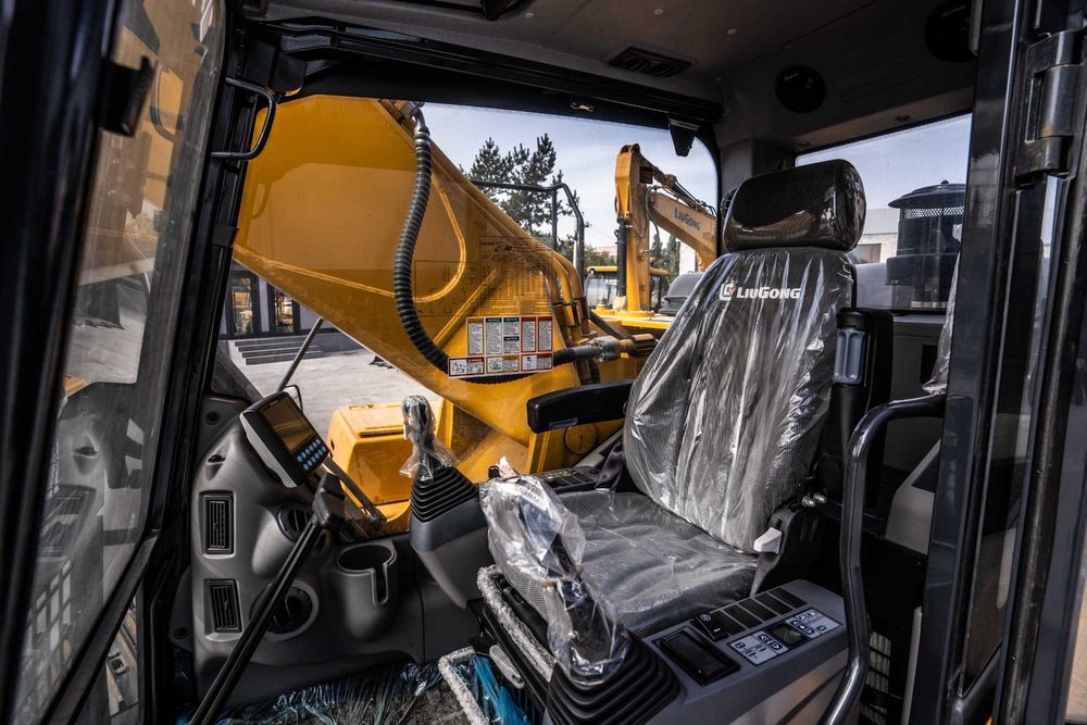 Гусеничный Экскаватор LiuGong 933E