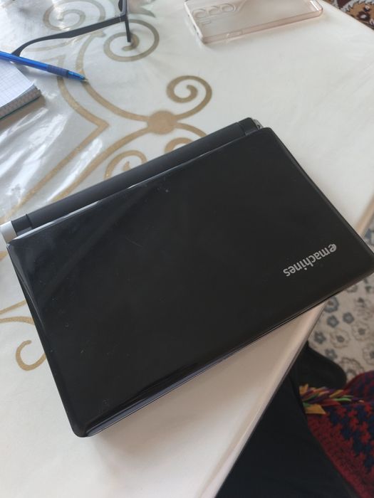 Продам нетбук за 15тыс