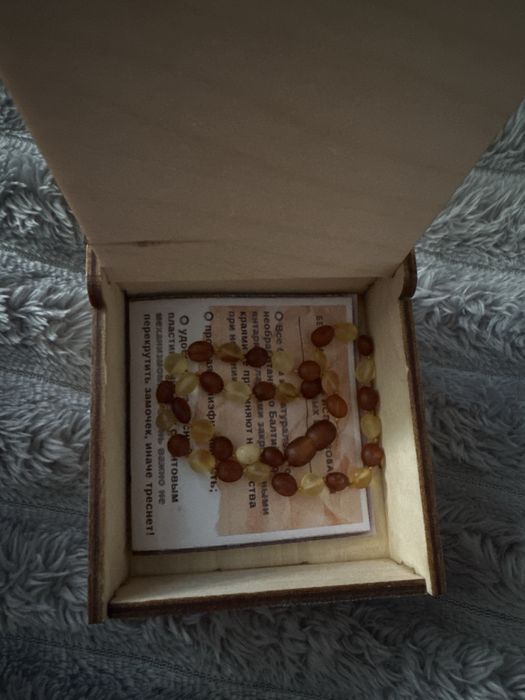 Продам янтарные бусы